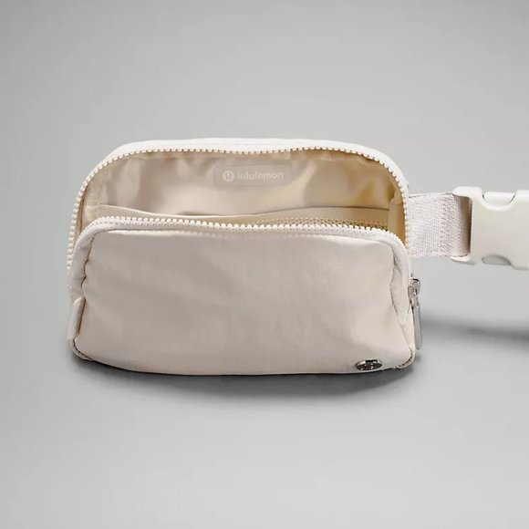 Lululemon Everywhere Belt Bag in White Opal - Picture 4 of 10